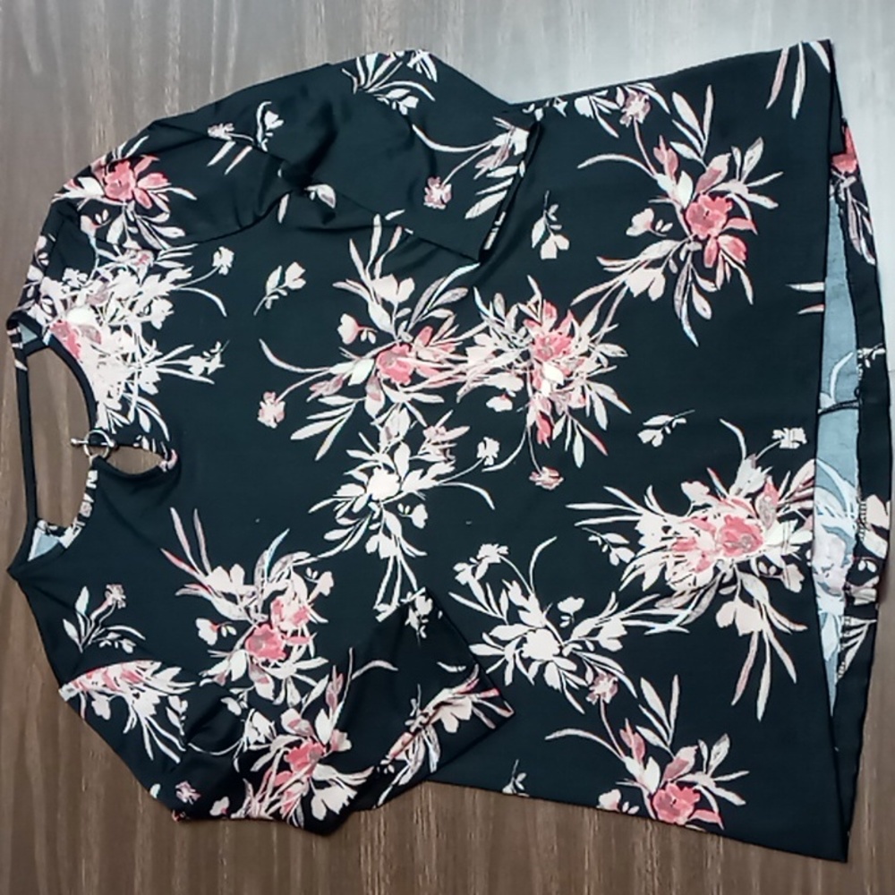 Emaline Petite 3/4 Sleeve Blouse w Keyhole Front and Back Size PM